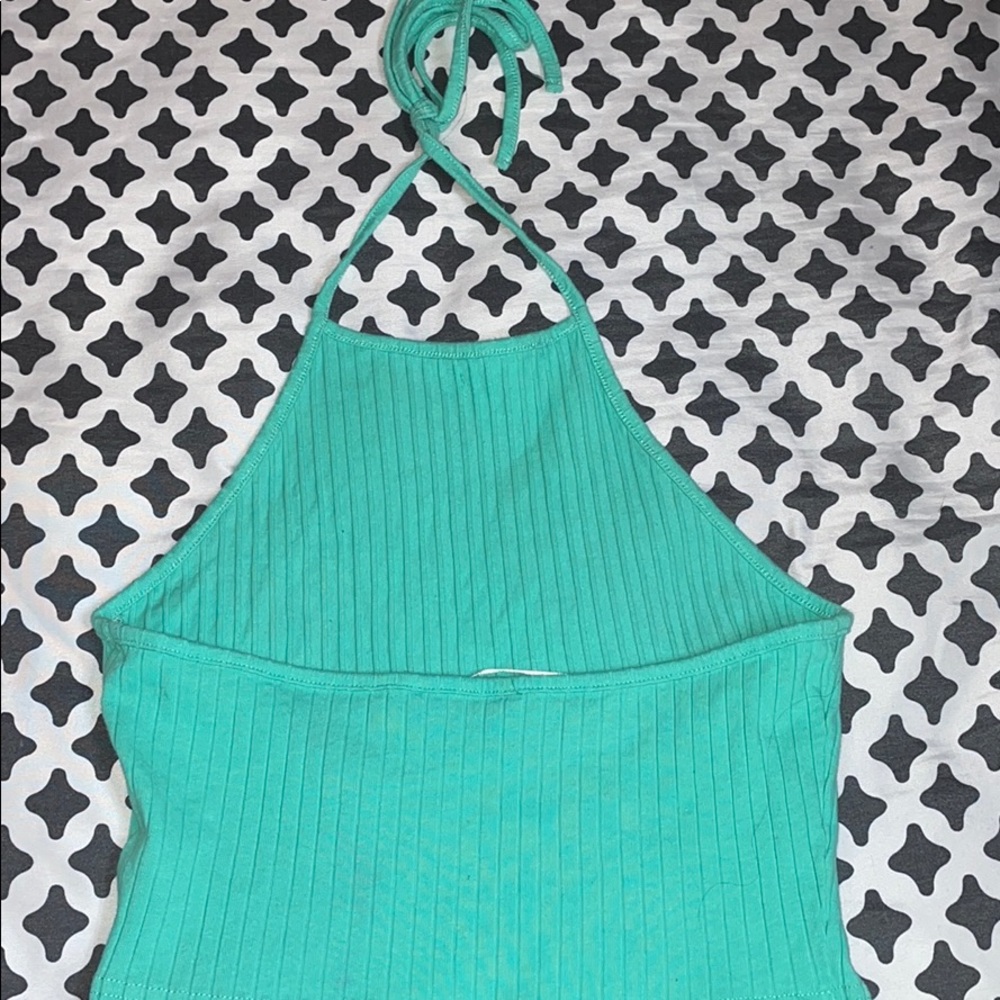 Crop top - Picture 2 of 3
